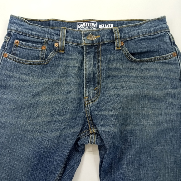 Levi's Relaxed Fit Blue Jeans - Picture 2 of 5